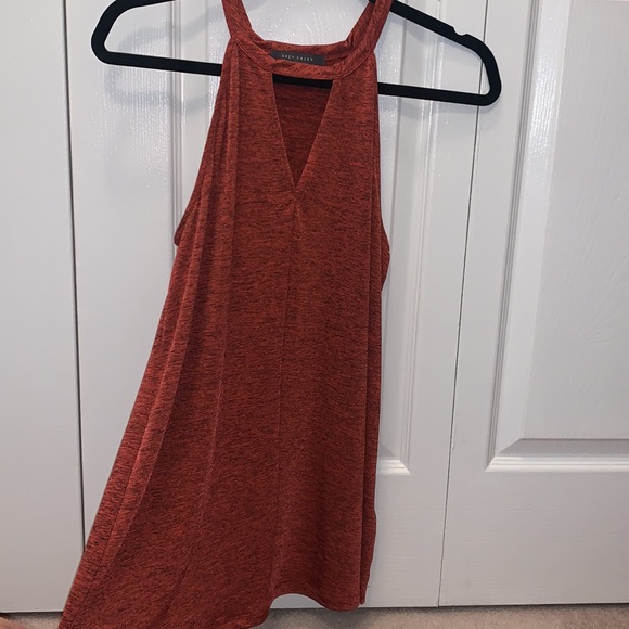 SOLD red top - Picture 2 of 6